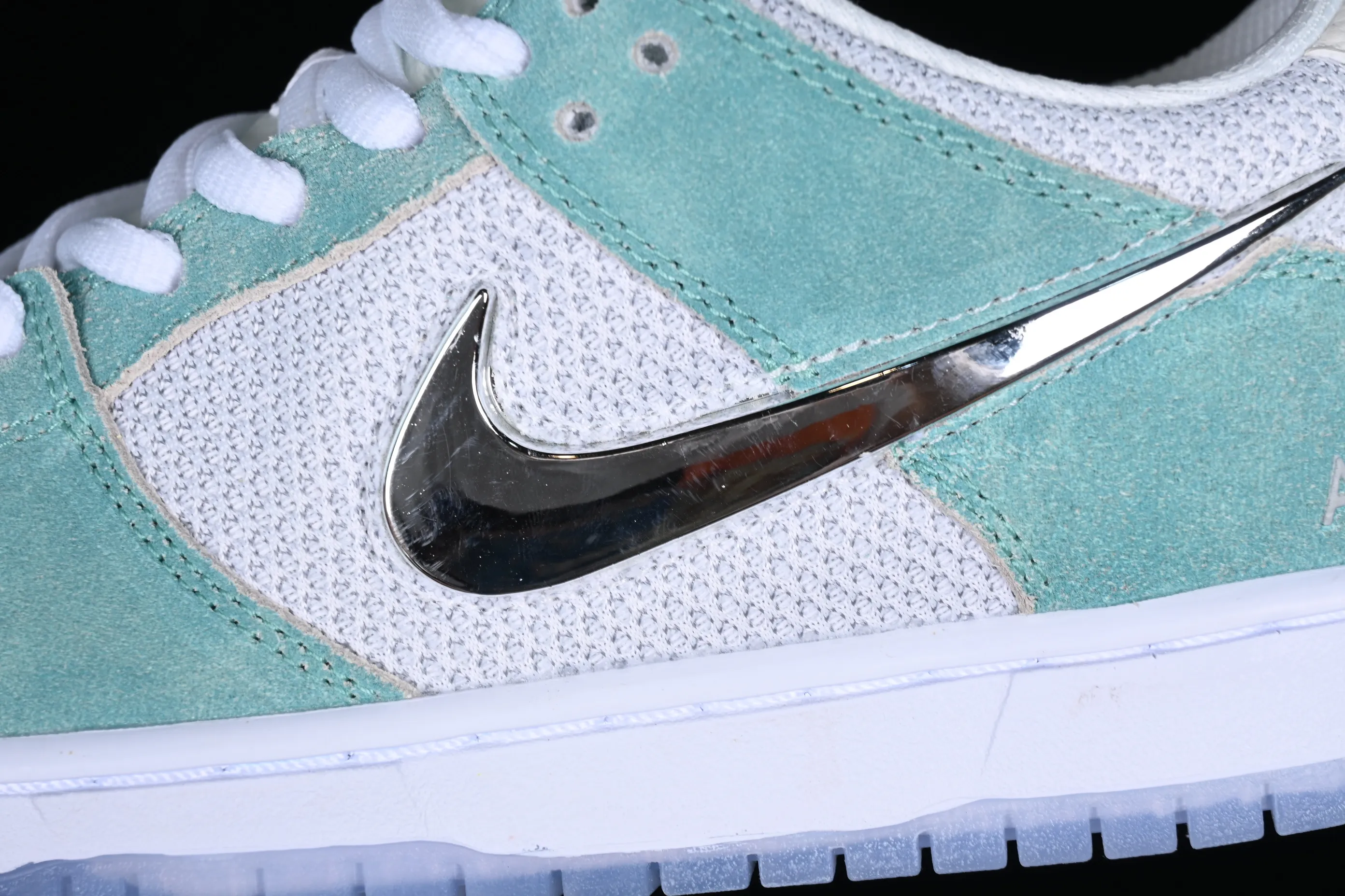 All categories Nk SB Dunk Series Nk SB Dunk Low low-top sneakers F version April Skateboards x Nk SB Dunk Low joint model Frozen Rose SB smashed backboard fashion casual sneakers FD2562-400